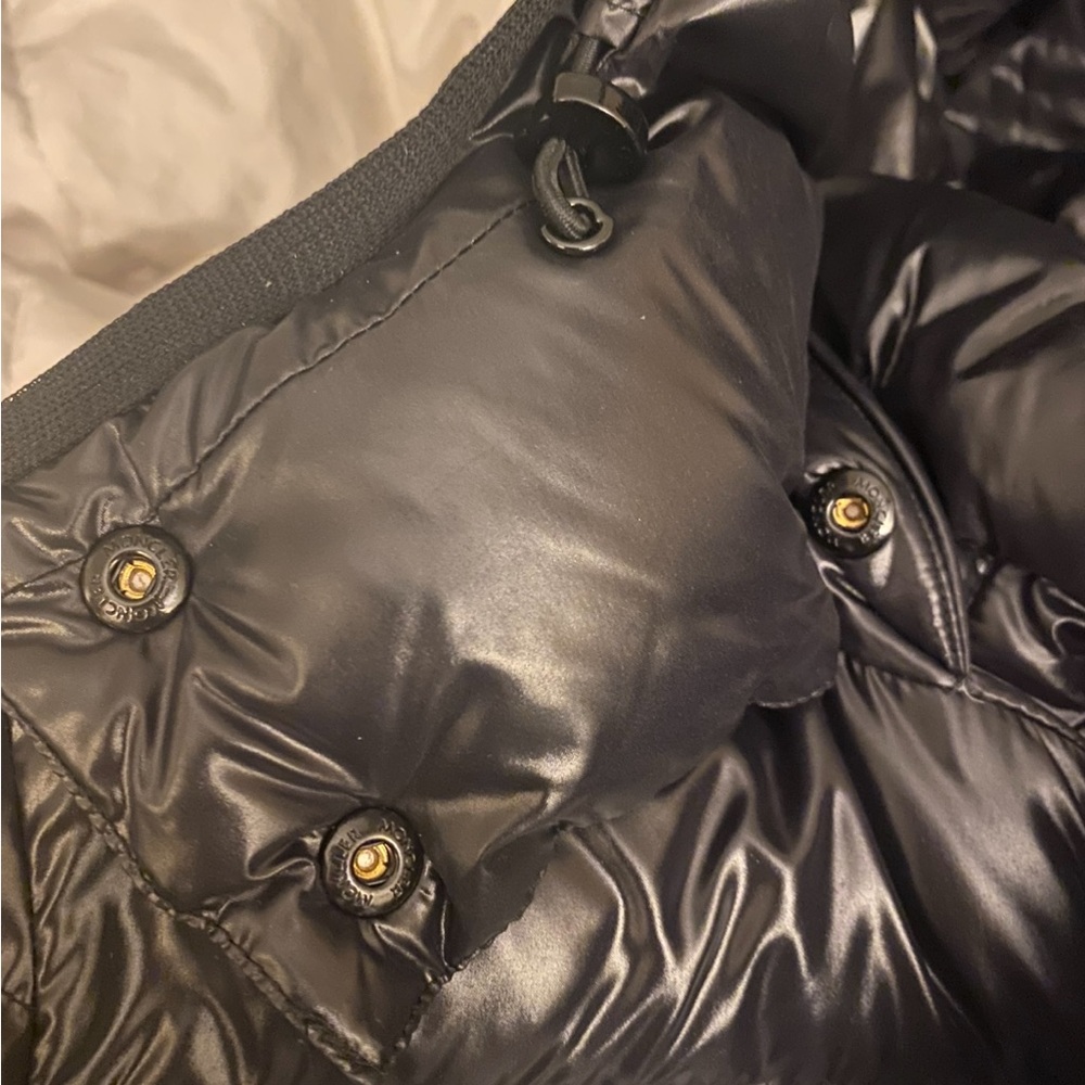 Women’s moncler long down puffer coat - Picture 6 of 7